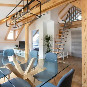 Bright & Spacious Loft In The Heart Of Old Town Apartment